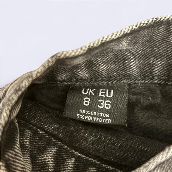 PrettyLittleThing Grey Distressed Shorts - Picture 5 of 5